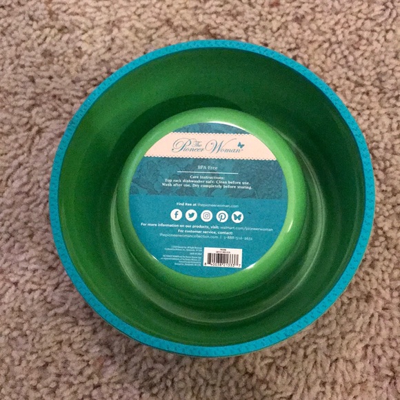 The Pioneer Woman Pet Bowl - Picture 5 of 5